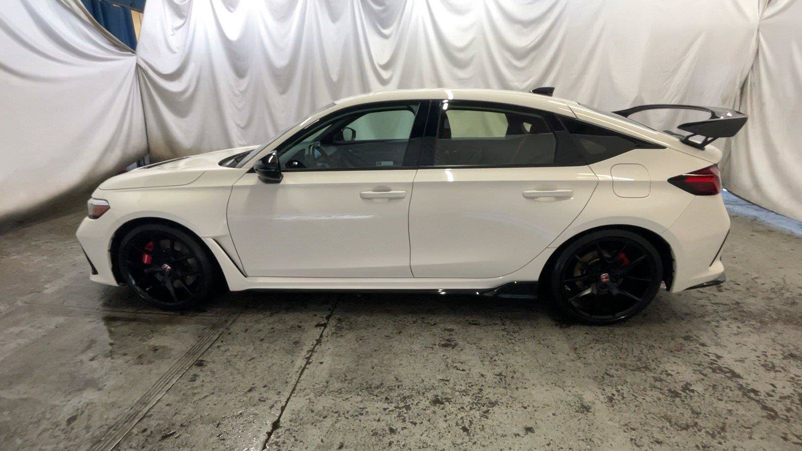 Used 2025 Honda Civic Type R image 14