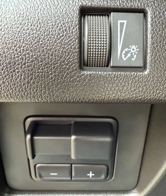 Used 2025 Chevrolet Colorado Z71 AWD/4WD image 28