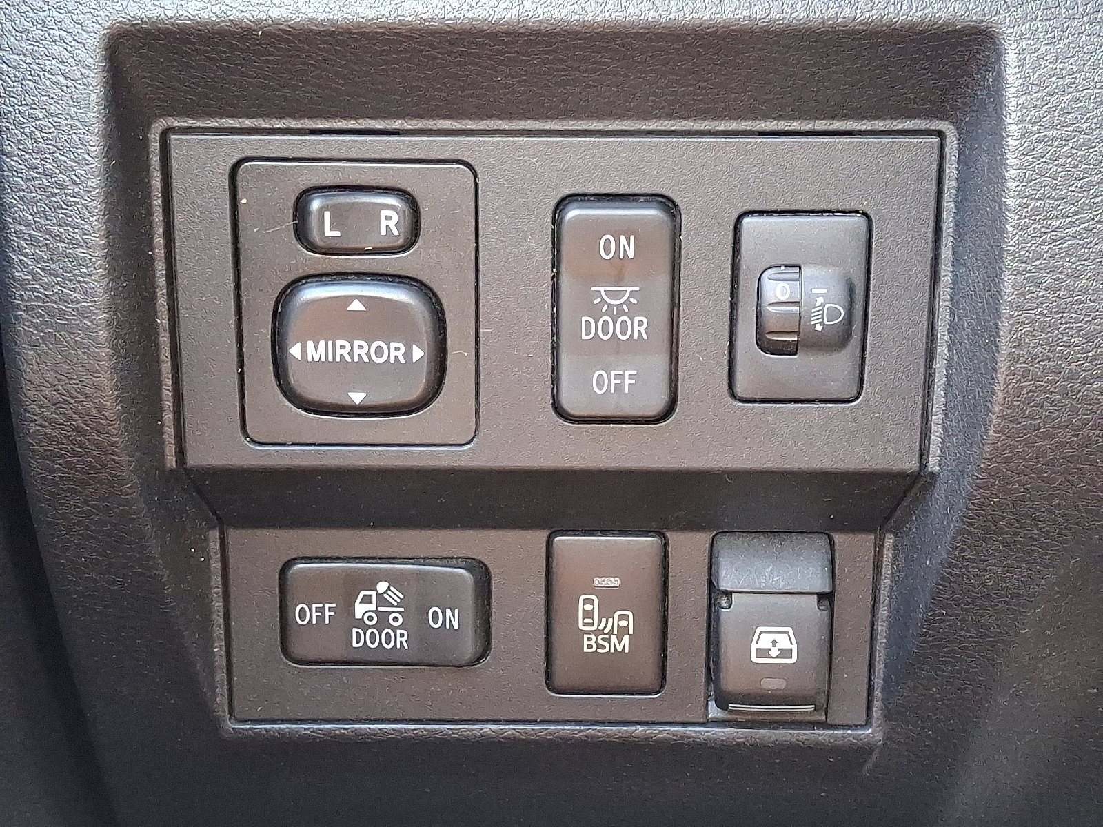 Used 2016 Toyota Tundra SR5 image 27