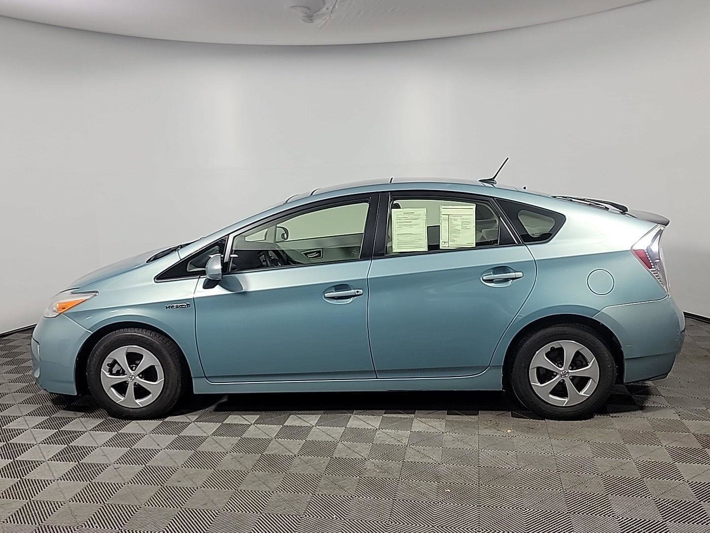Used 2013 Toyota Prius Three image 11