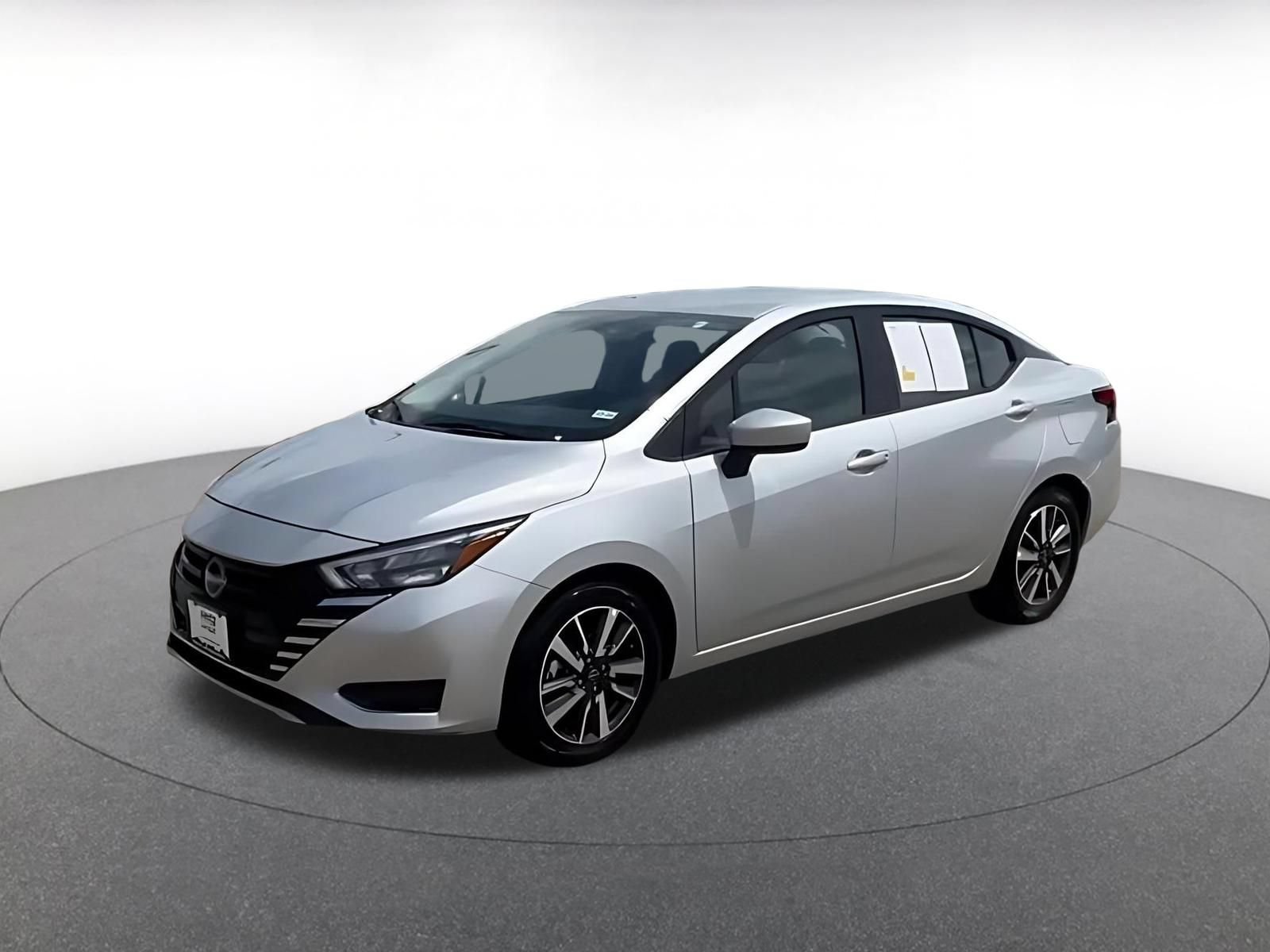 Used 2025 Nissan Versa SV FWD image 8