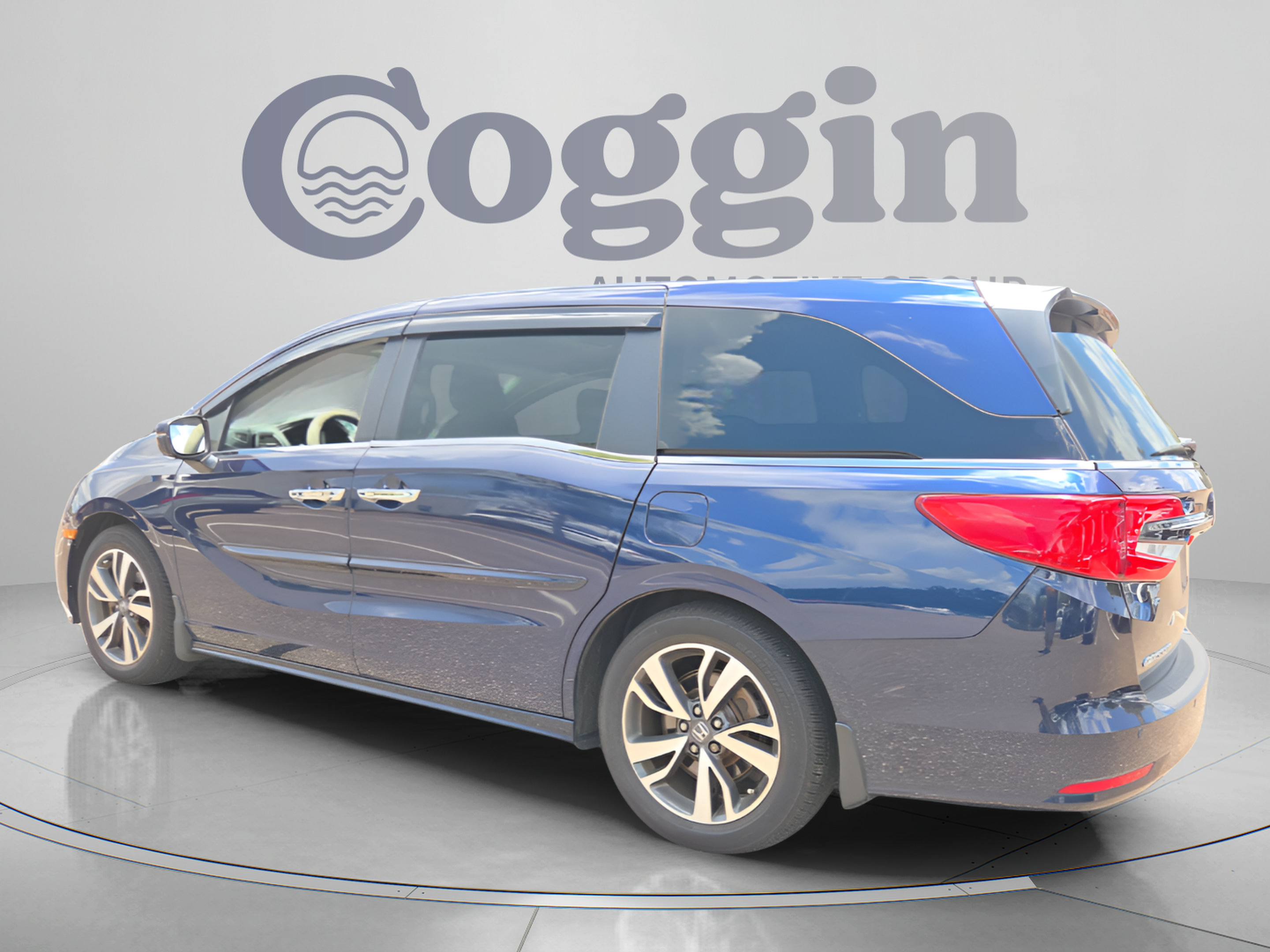 Certified 2023 Honda Odyssey Touring image 3