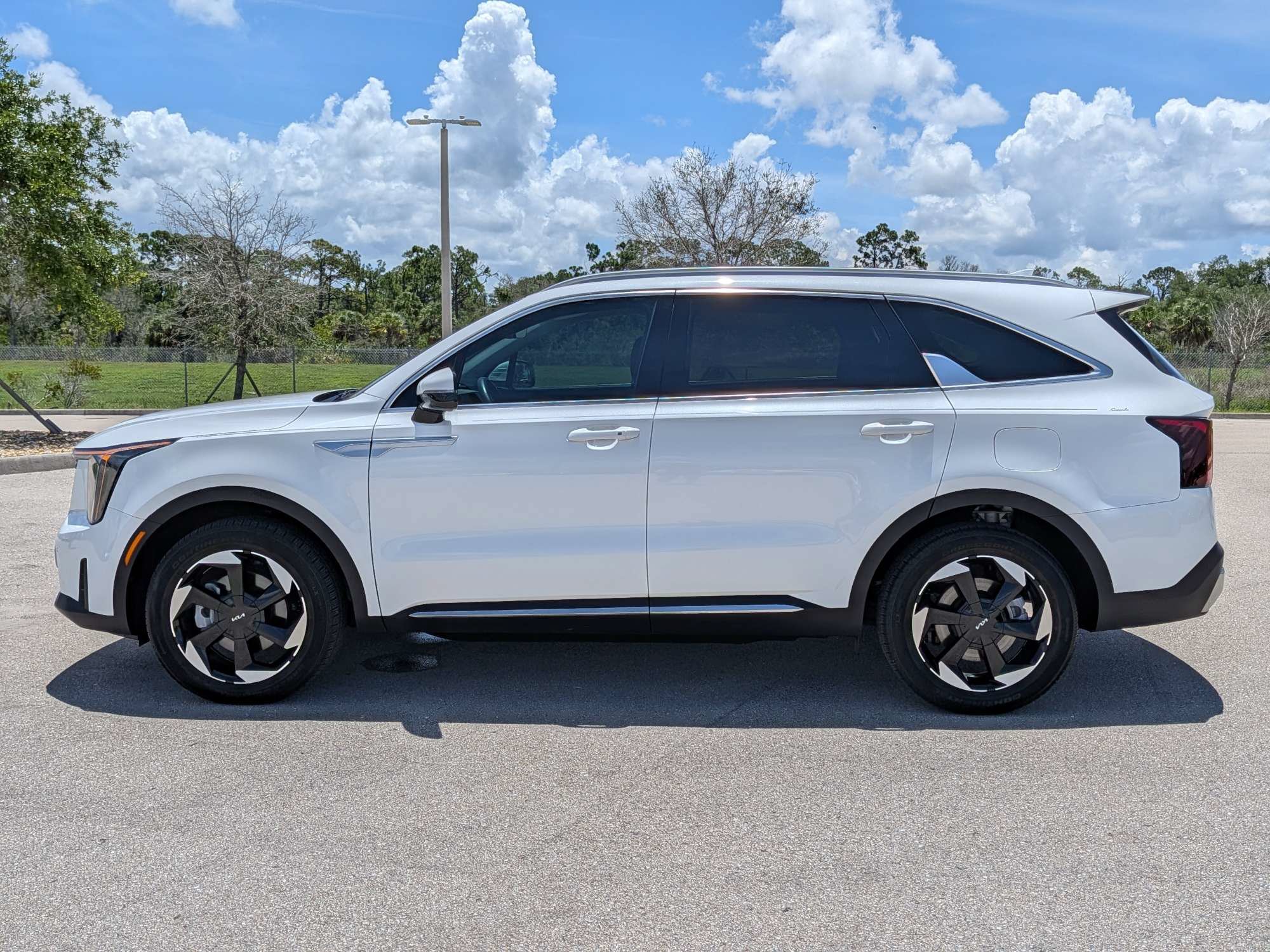 Certified 2025 Kia Sorento EX AWD/4WD image 8