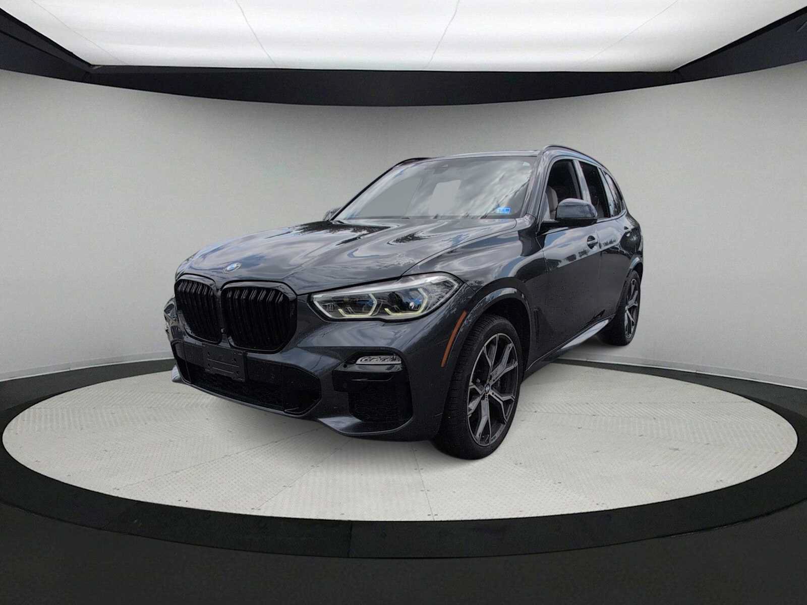Used 2019 BMW X5 xDrive50i w/ M Sport Package AWD/4WD image 4