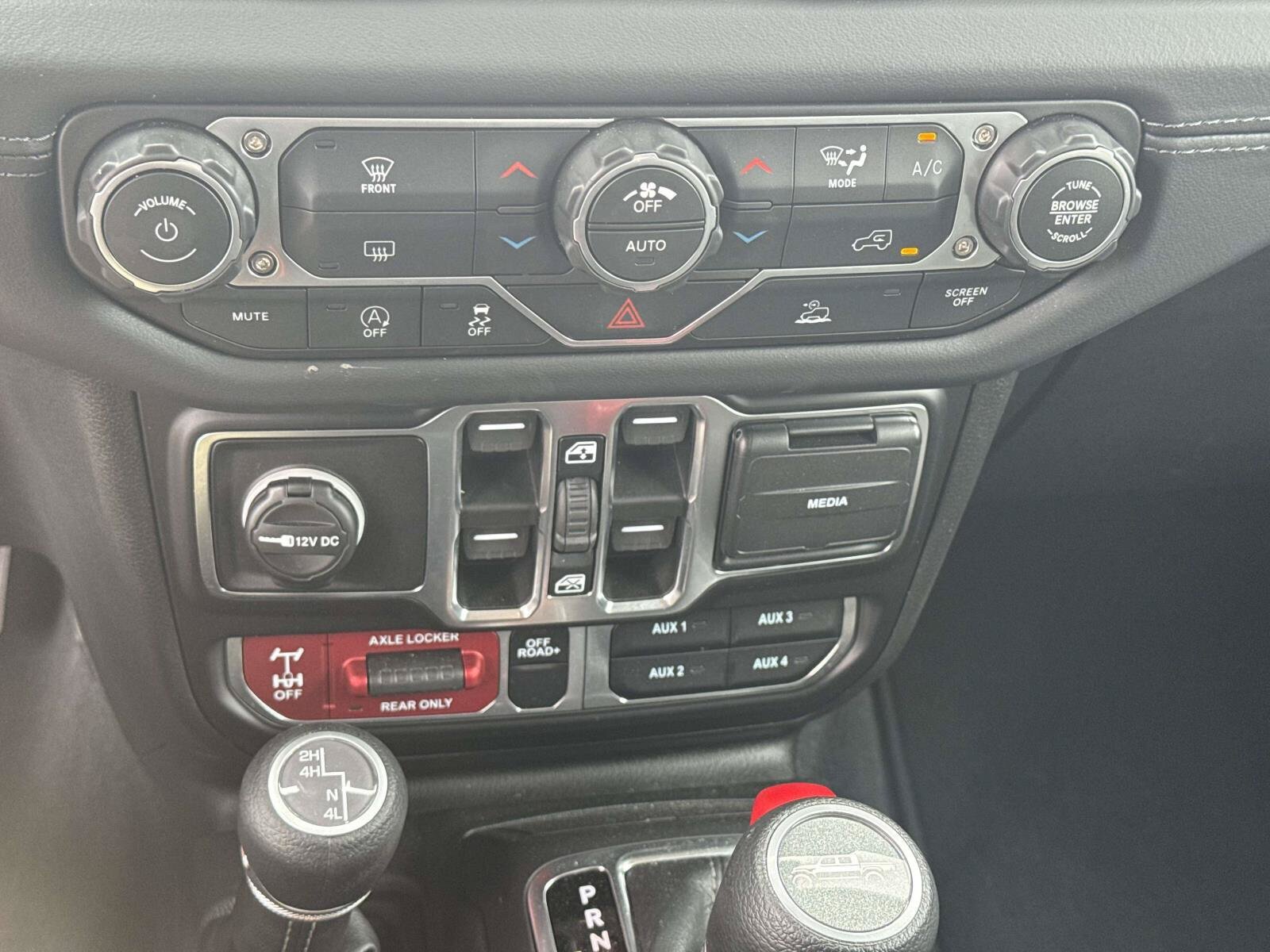 Used 2026 Jeep Gladiator Mojave AWD/4WD image 26