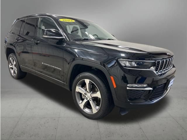 Used 2023 Jeep Grand Cherokee Limited image 3