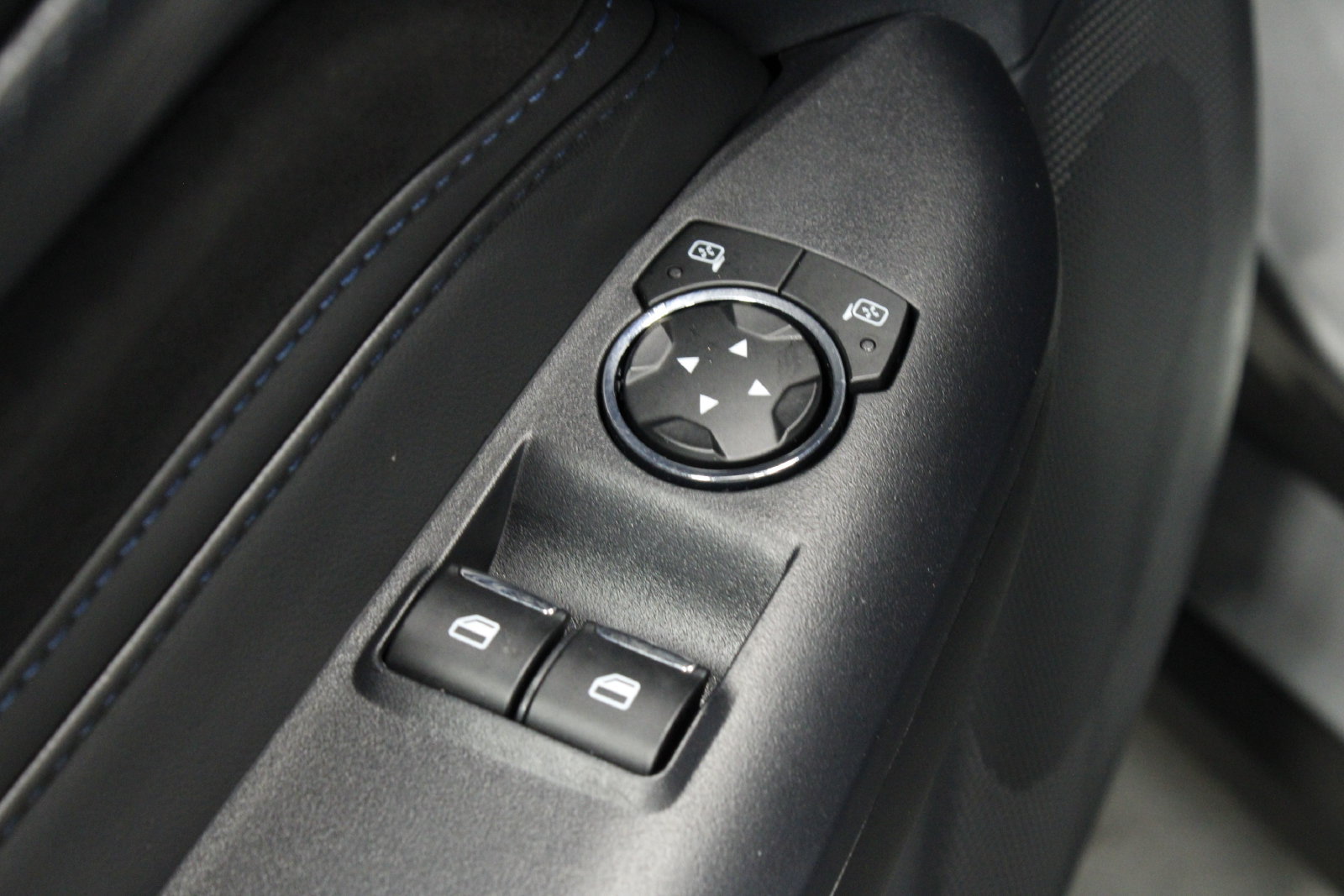 Used 2024 Ford Mustang Dark Horse RWD image 25