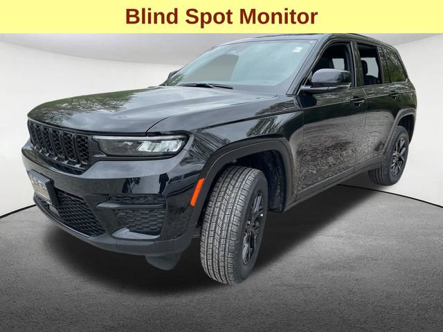 Used 2025 Jeep Grand Cherokee Altitude AWD/4WD image 5