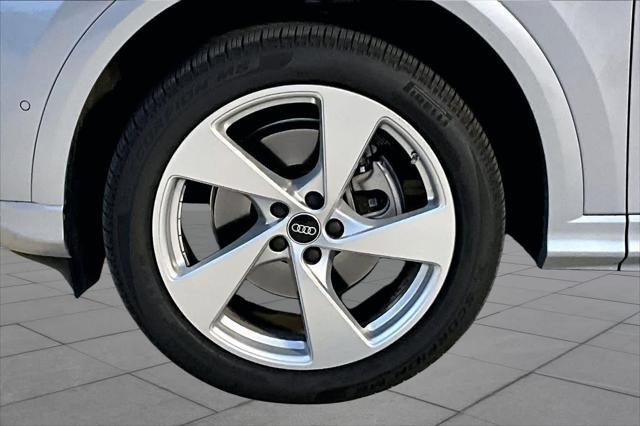 Used 2025 Audi Q5 Premium w/ Premium Plus AWD/4WD image 11