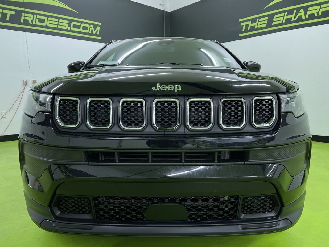 Used 2024 Jeep Compass Sport image 3