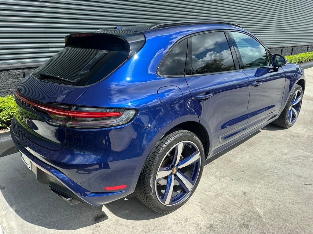 Certified 2024 Porsche Macan image 9