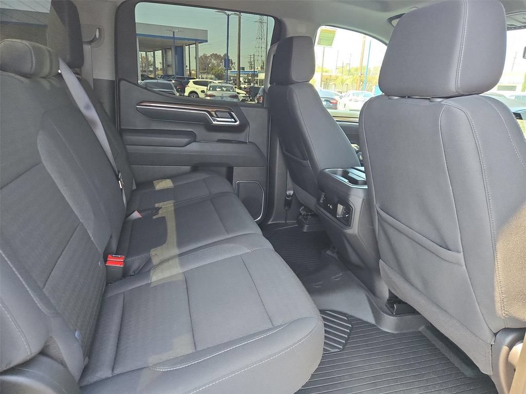 Certified 2026 Chevrolet Silverado 1500 LT Trail Boss w/ LPO, Dark Essentials Package AWD/4WD image 18