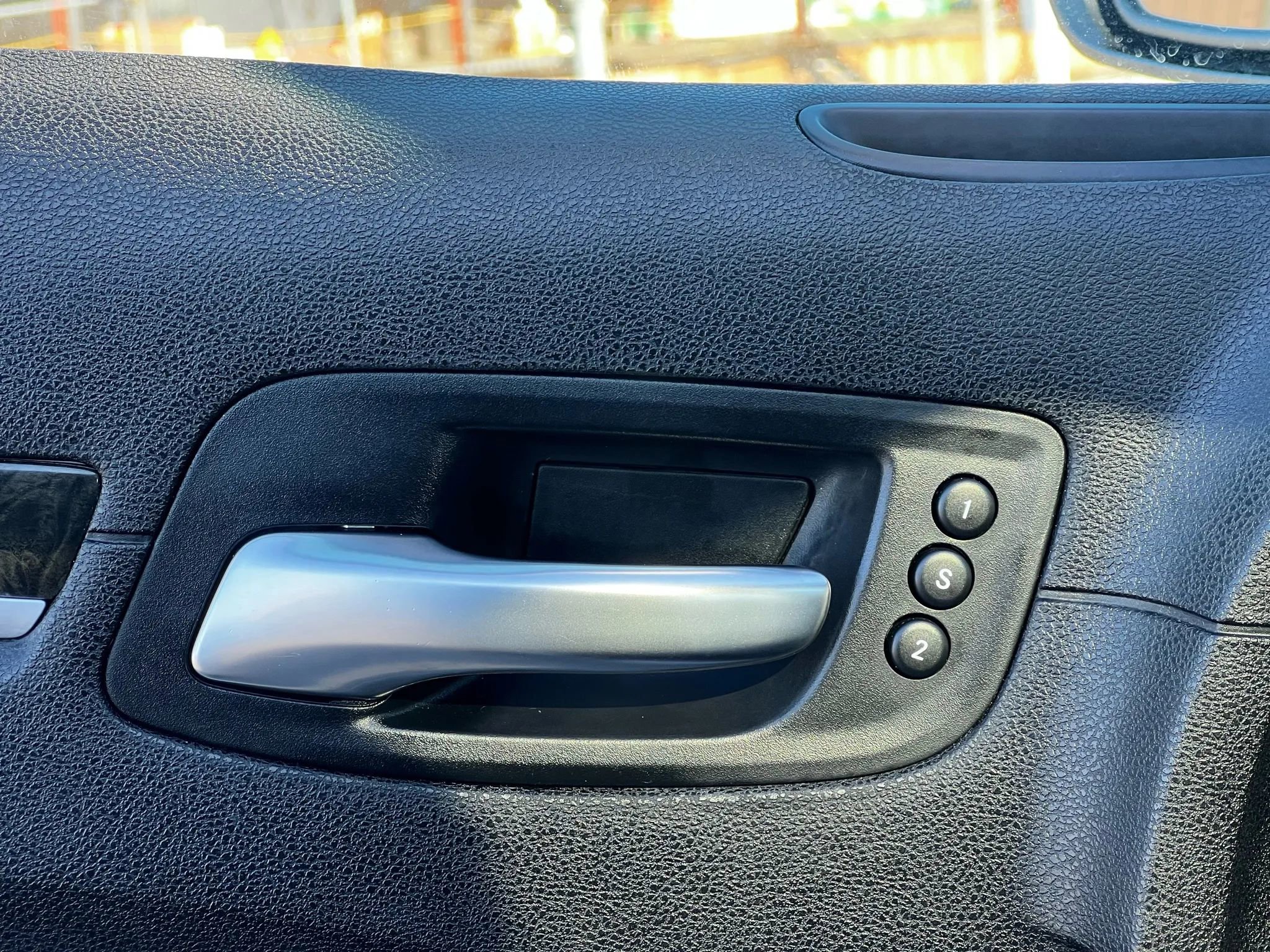 Used 2016 Chrysler 300 C image 35