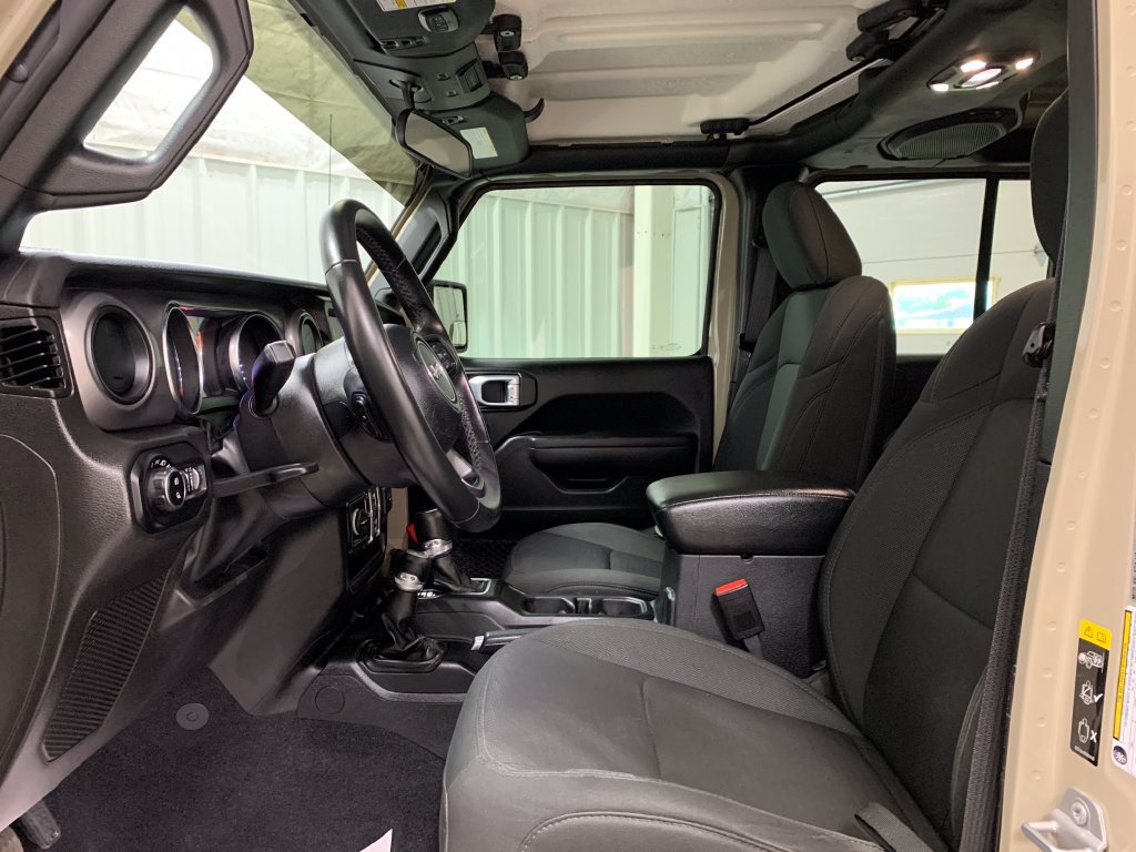Used 2022 Jeep Gladiator Sport AWD/4WD image 16
