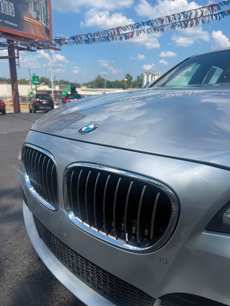 Used 2013 BMW 750Li RWD image 9