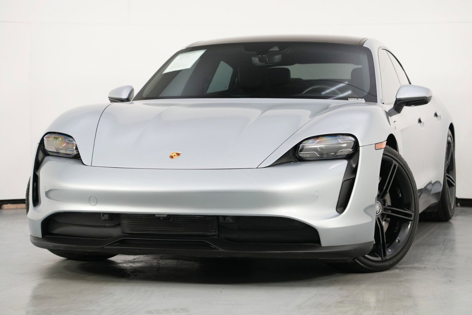 Used 2020 Porsche Taycan 4S w/ Premium Package image 3