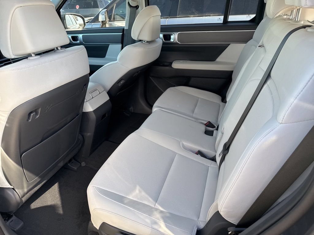 New 2026 Hyundai Santa Fe SE FWD image 15