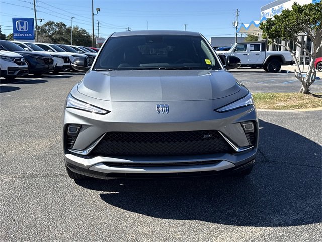 Used 2025 Buick Envista Sport Touring image 3