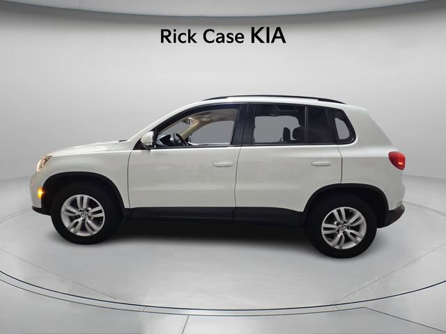Used 2017 Volkswagen Tiguan S image 3