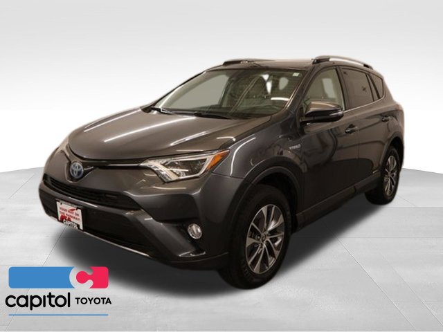 Used 2018 Toyota RAV4 XLE AWD/4WD image 5