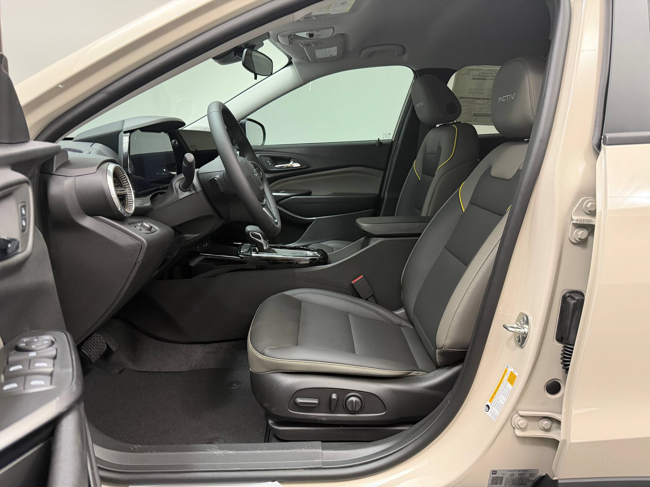New 2026 Chevrolet Trax ACTIV w/ Driver Confidence Package FWD image 5