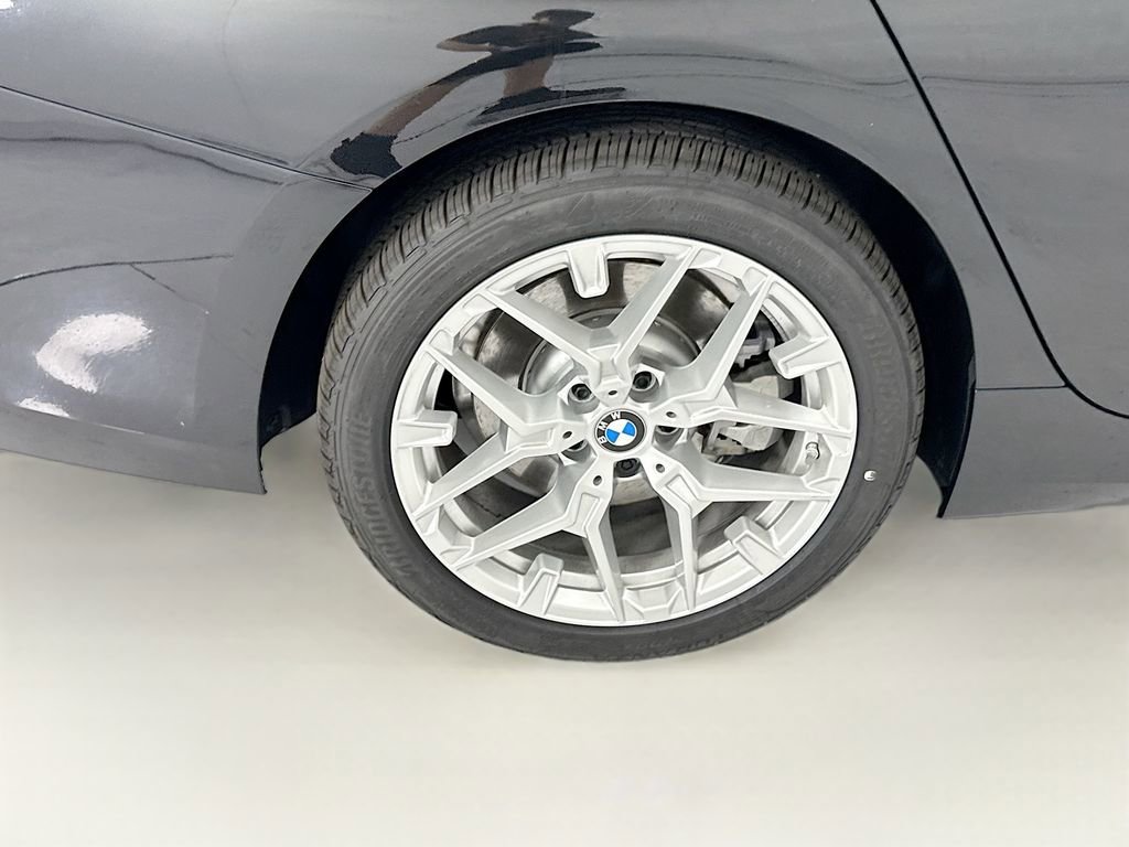 New 2026 BMW 330i xDrive Sedan w/ Convenience Package AWD/4WD image 32