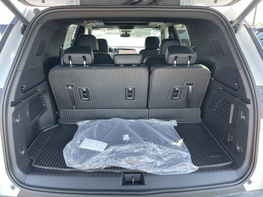 New 2026 Chevrolet Traverse LT w/ Sun and Wheel Package AWD/4WD image 25