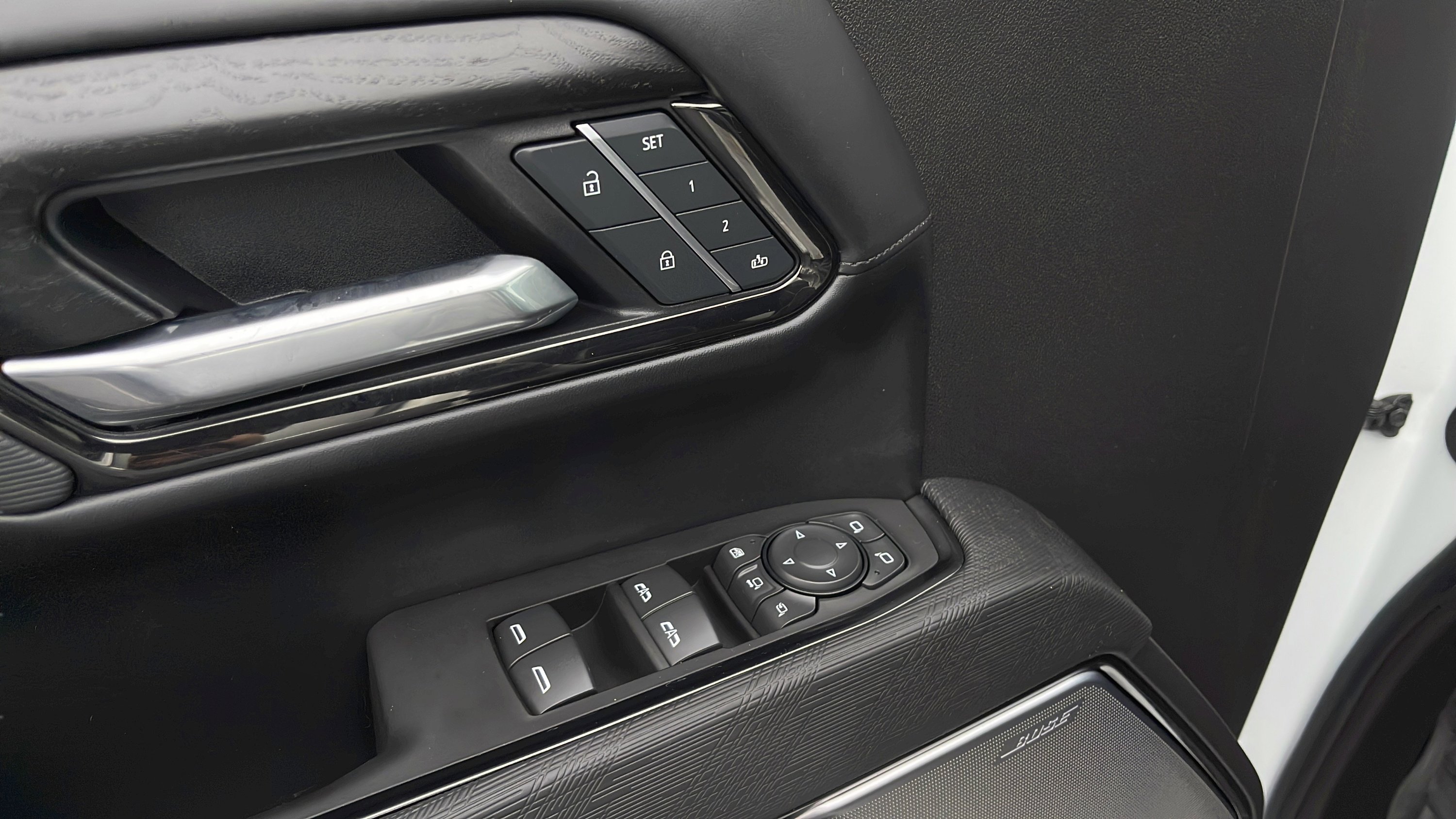 Used 2025 GMC Sierra 2500 AT4X w/ AT4X AEV Edition image 21