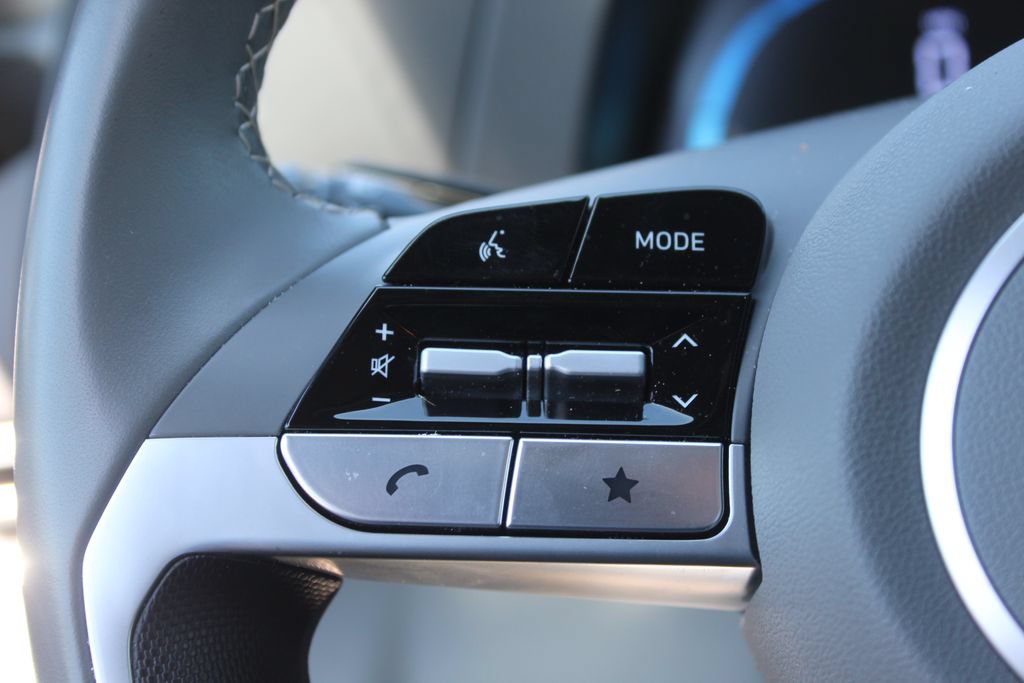 Used 2025 Hyundai Elantra Sport FWD image 25