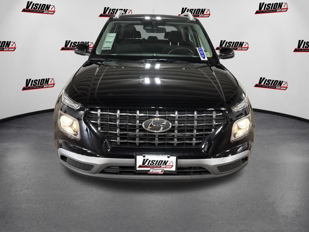 Used 2023 Hyundai Venue SEL w/ Cargo Package FWD image 2