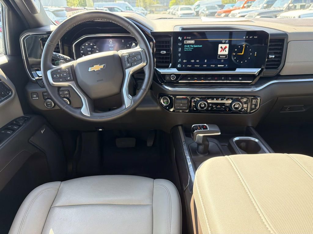 Used 2024 Chevrolet Silverado 1500 LTZ w/ LTZ Premium Package AWD/4WD image 18
