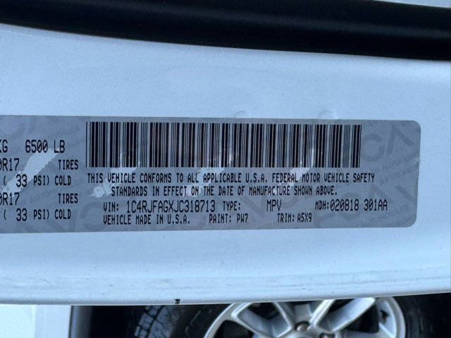 Used 2018 Jeep Grand Cherokee Laredo image 11