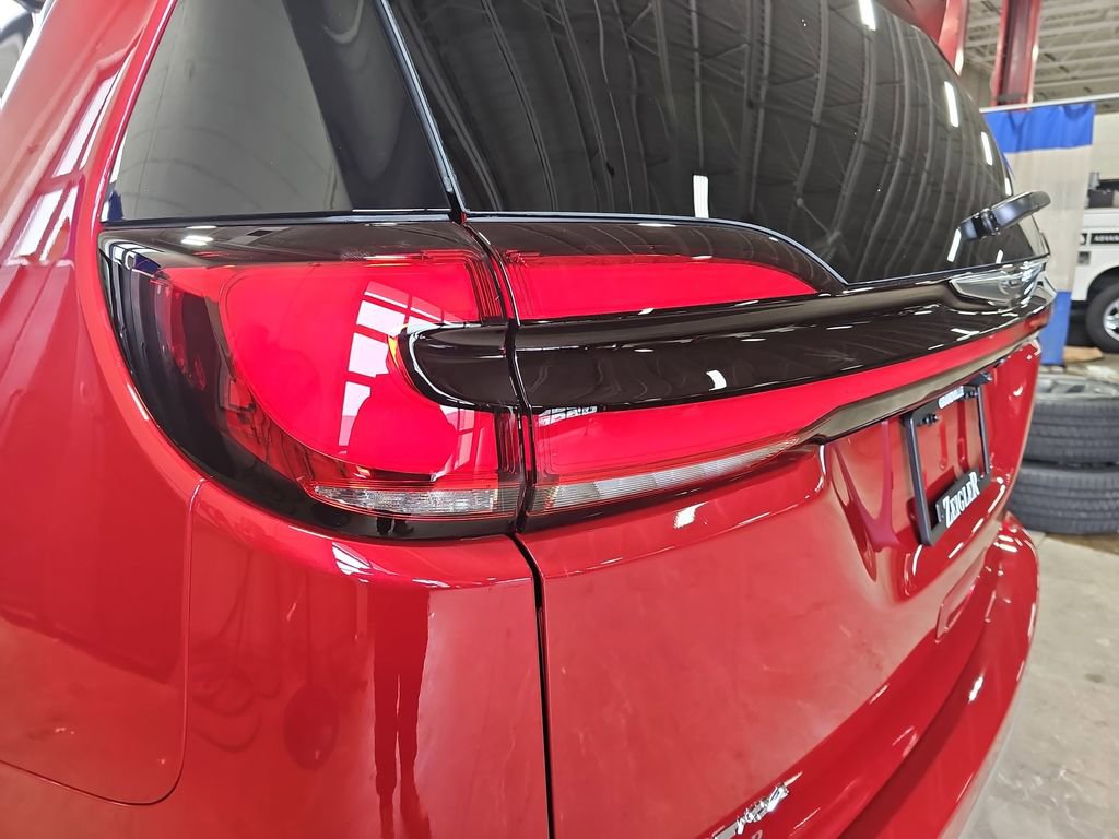 New 2026 Chrysler Pacifica Select image 36