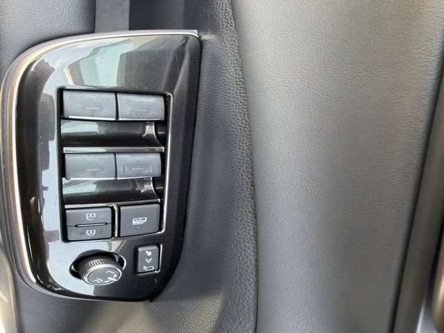 Certified 2025 Toyota Crown AWD/4WD image 8