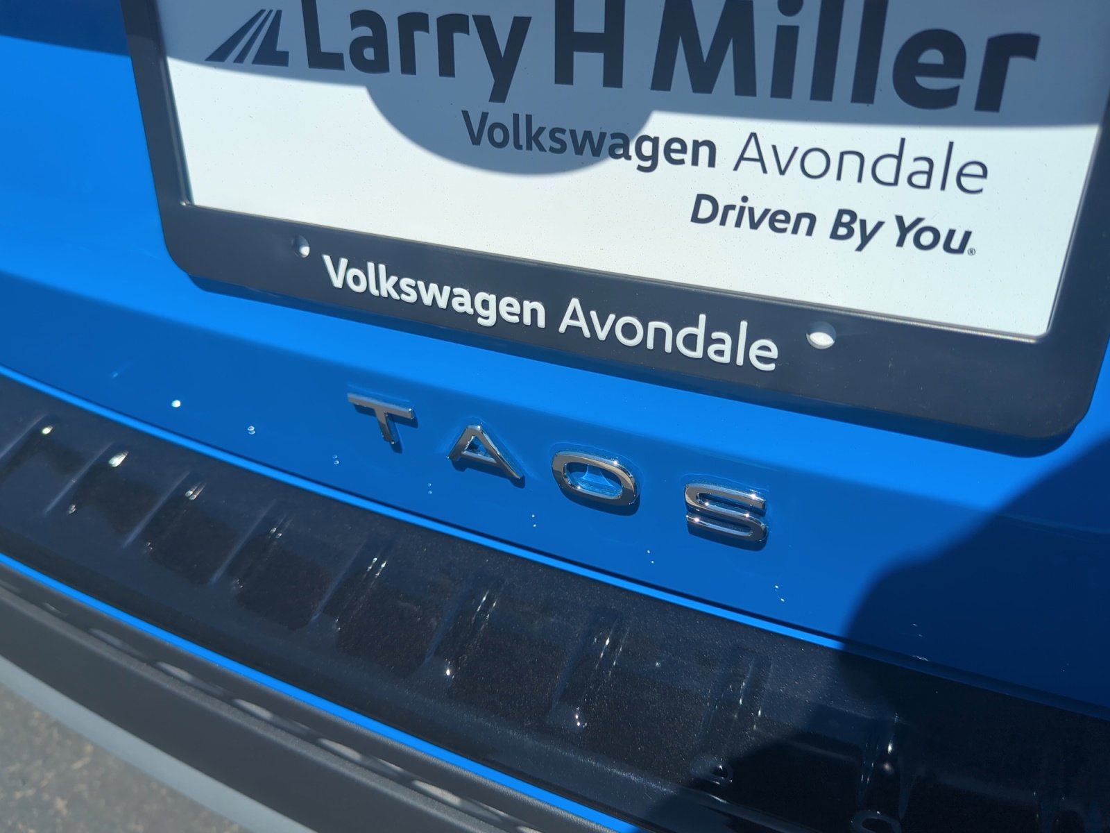 New 2025 Volkswagen Taos SE image 22