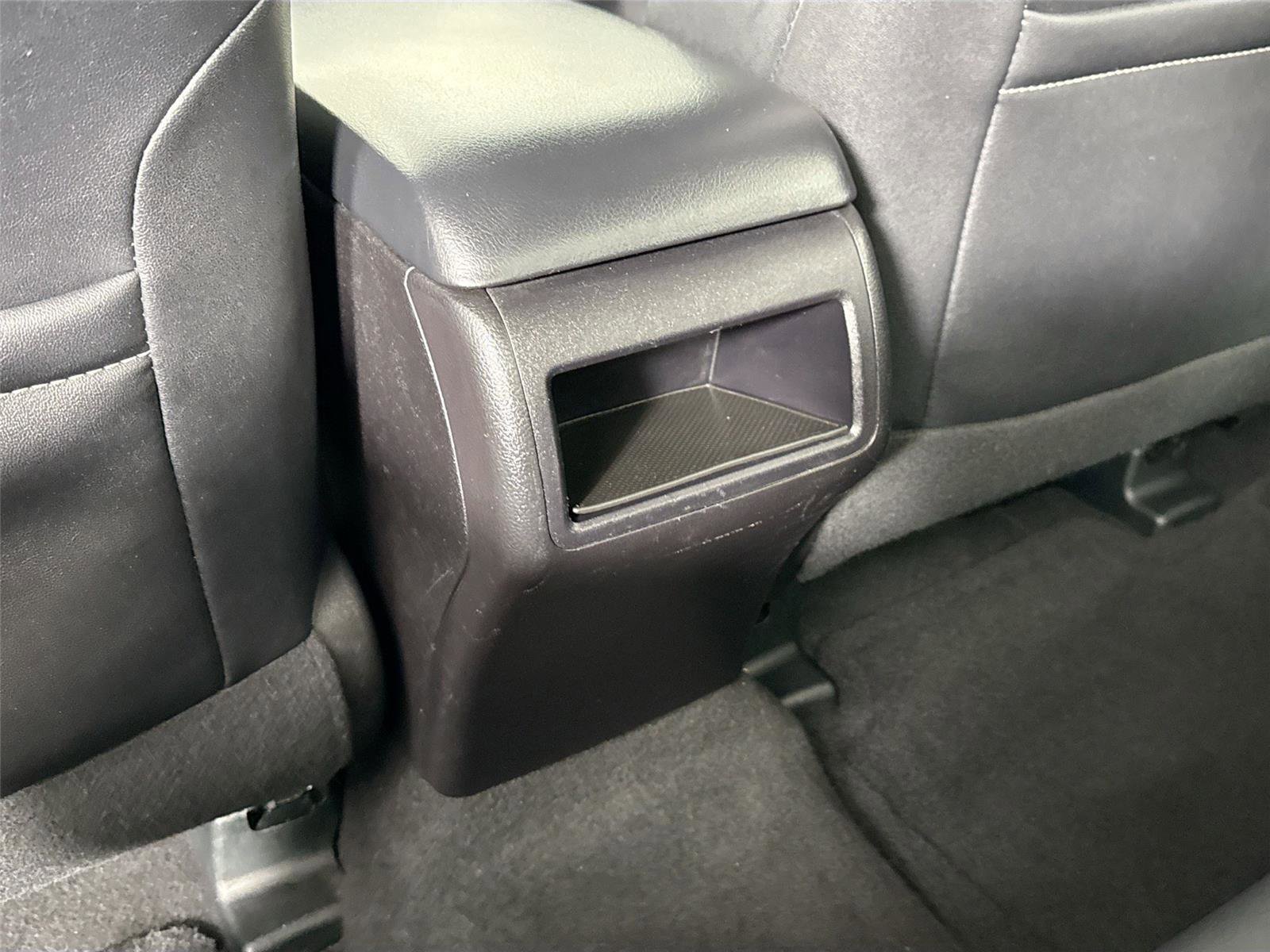 Used 2014 Toyota Camry SE w/ Fleet Convenience Package FWD image 31