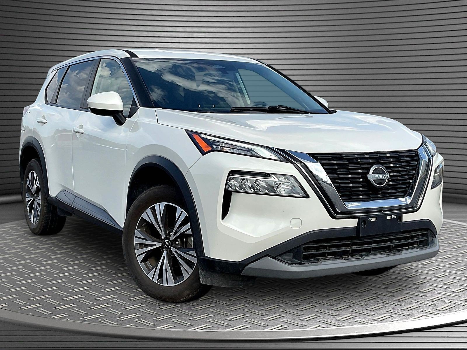 Used 2023 Nissan Rogue SV