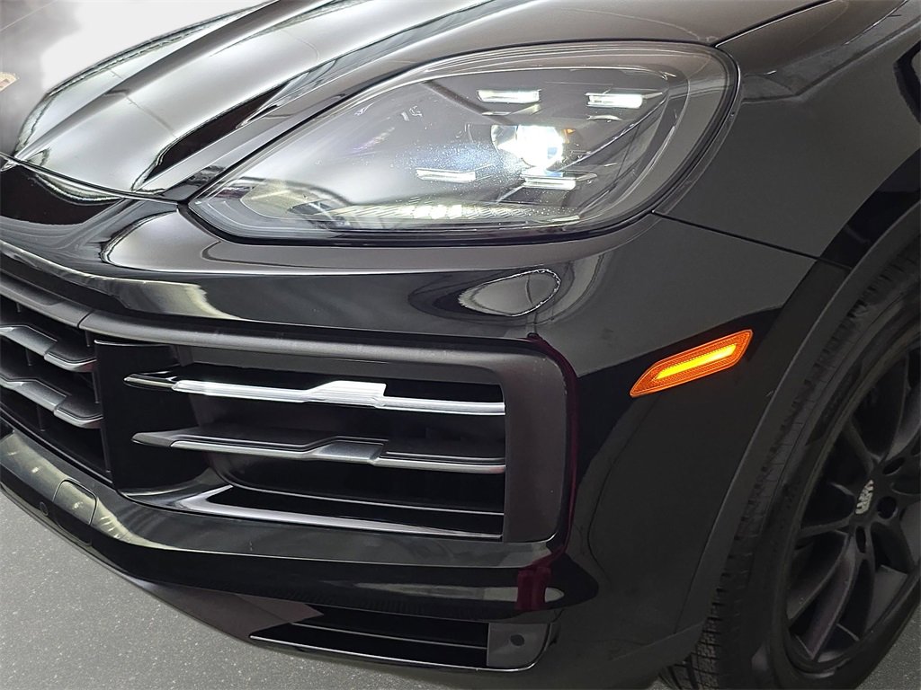 Used 2024 Porsche Cayenne image 33