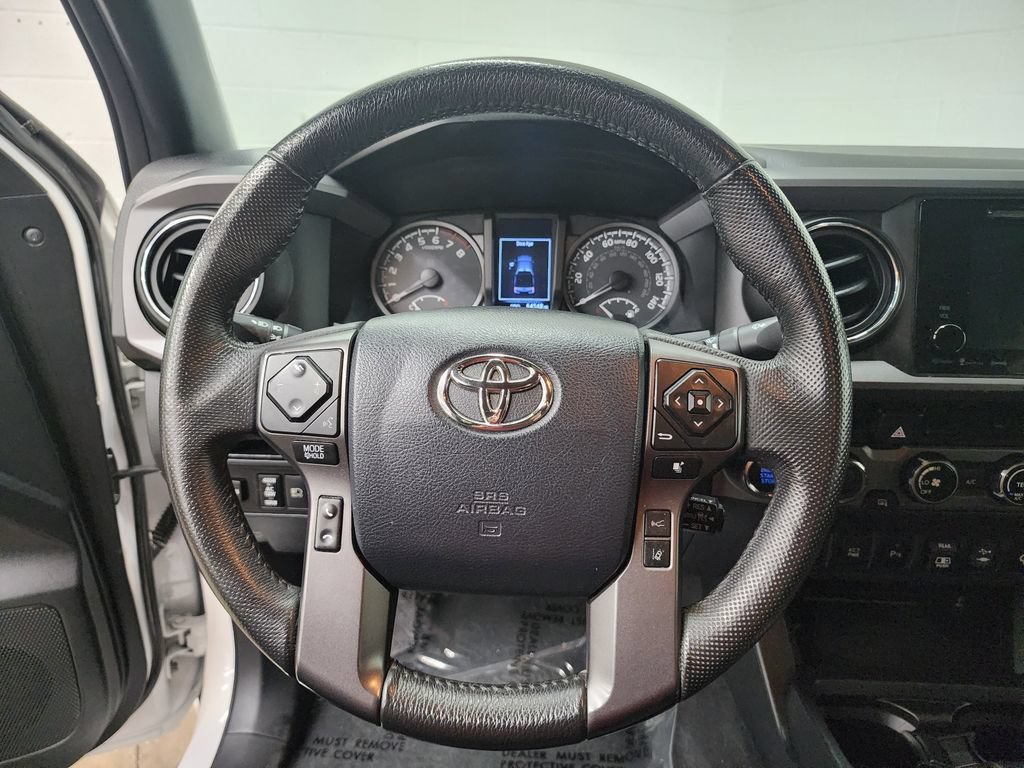 Used 2018 Toyota Tacoma TRD Sport w/ Exterior Package AWD/4WD image 13