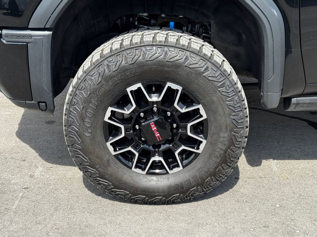 Used 2025 GMC Sierra 2500 AT4X AWD/4WD image 44