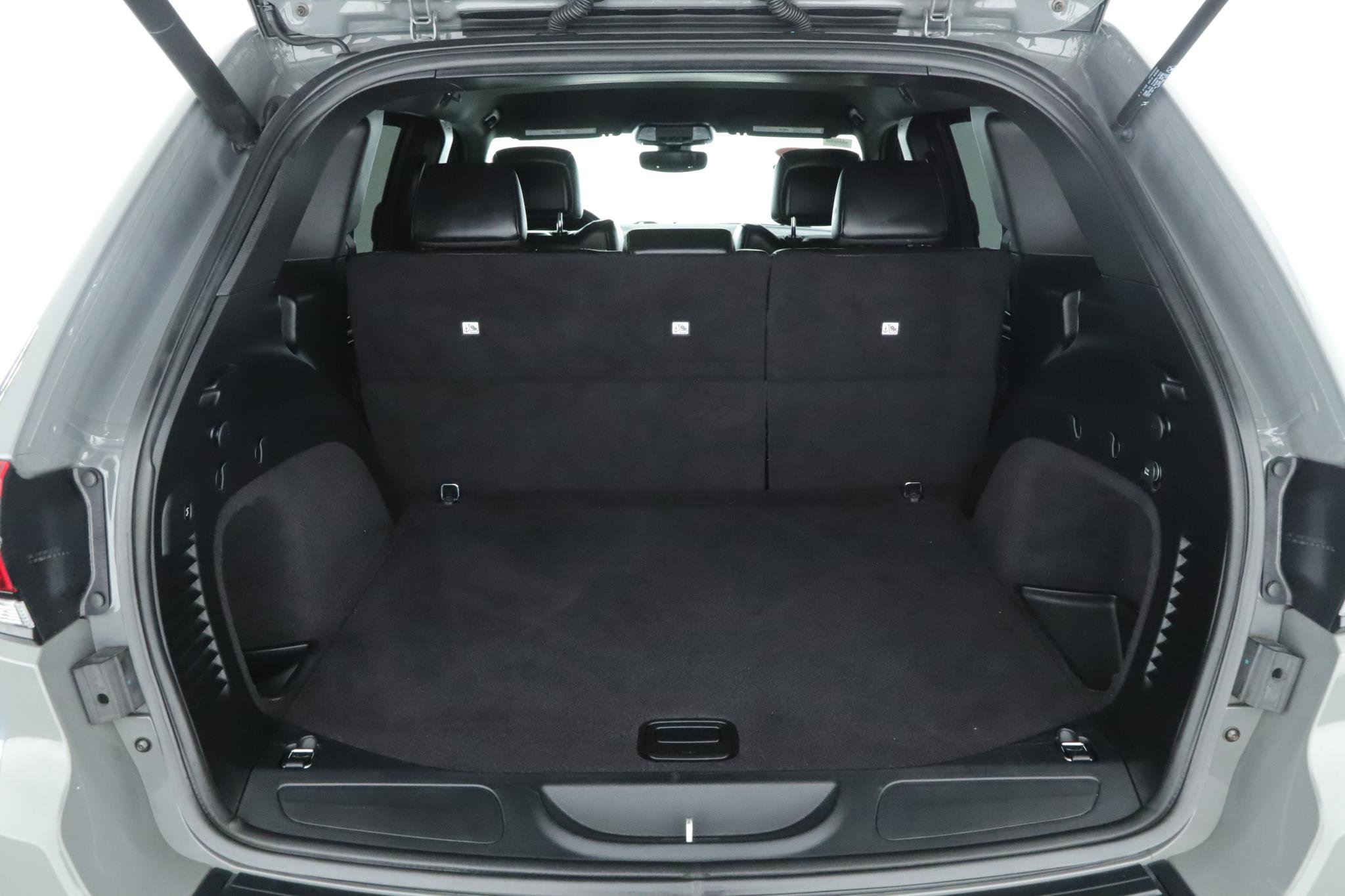 Used 2020 Jeep Grand Cherokee Altitude image 16