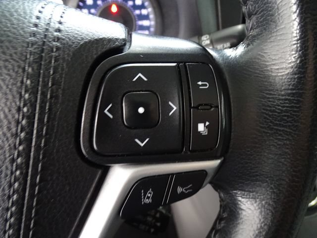 Used 2020 Toyota Sienna XLE Premium AWD/4WD image 8