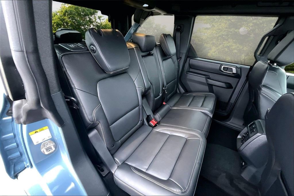 New 2025 Ford Bronco Outer Banks image 9