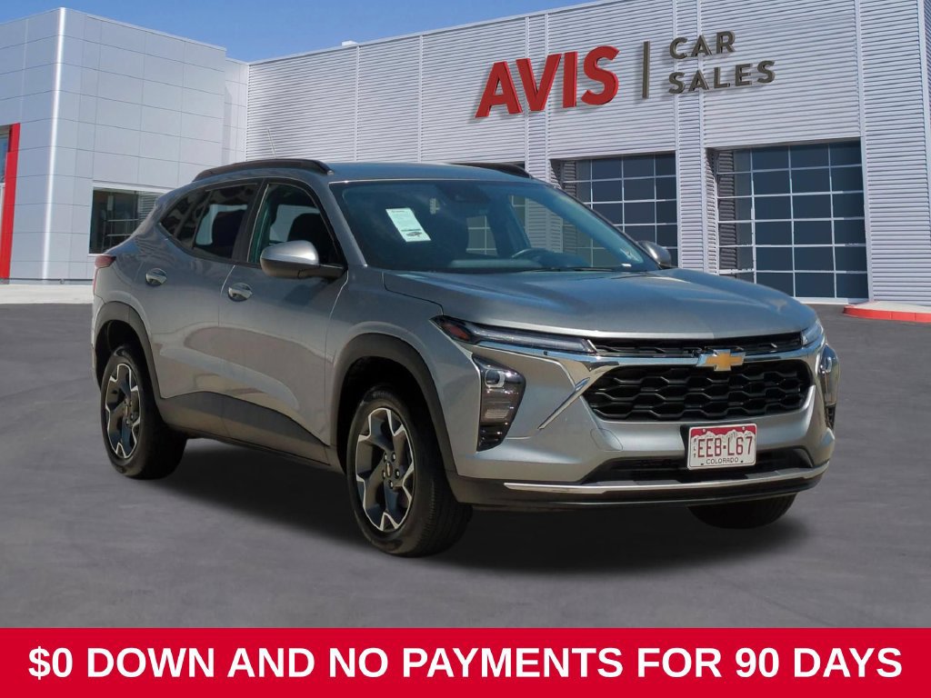 Used 2025 Chevrolet Trax LT w/ LT Convenience Package FWD image 3