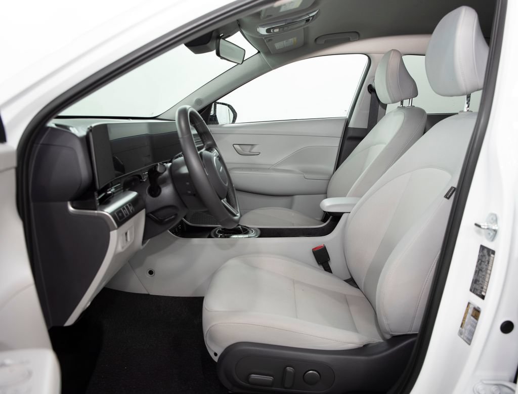 Used 2025 Hyundai Kona SEL AWD/4WD image 7