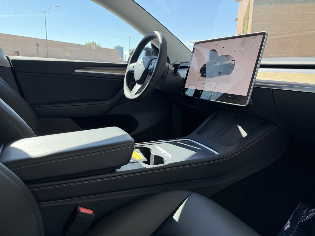 Used 2023 Tesla Model Y Long Range image 42