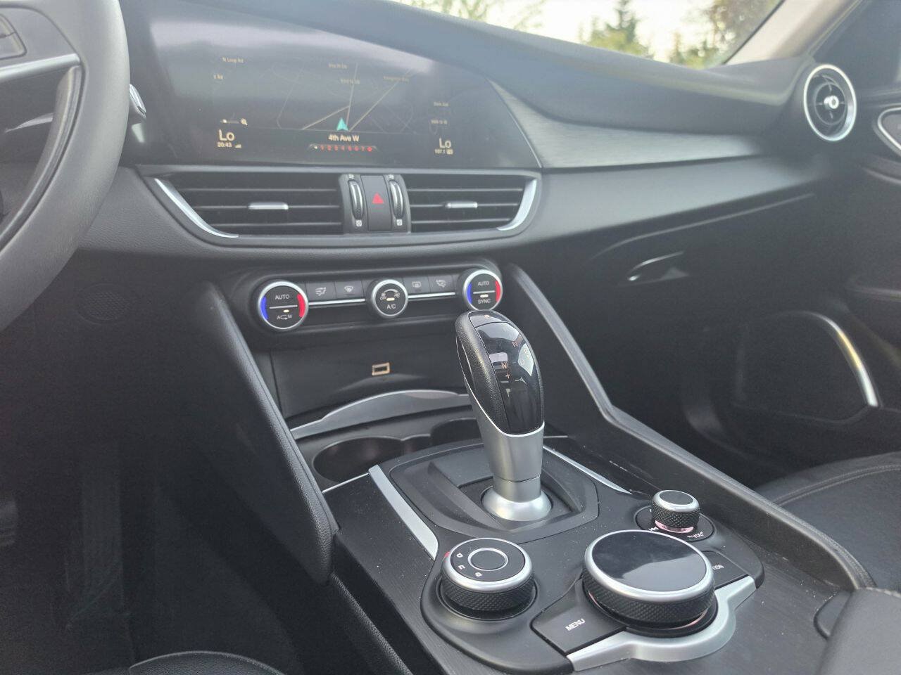 Used 2018 Alfa Romeo Giulia RWD image 37