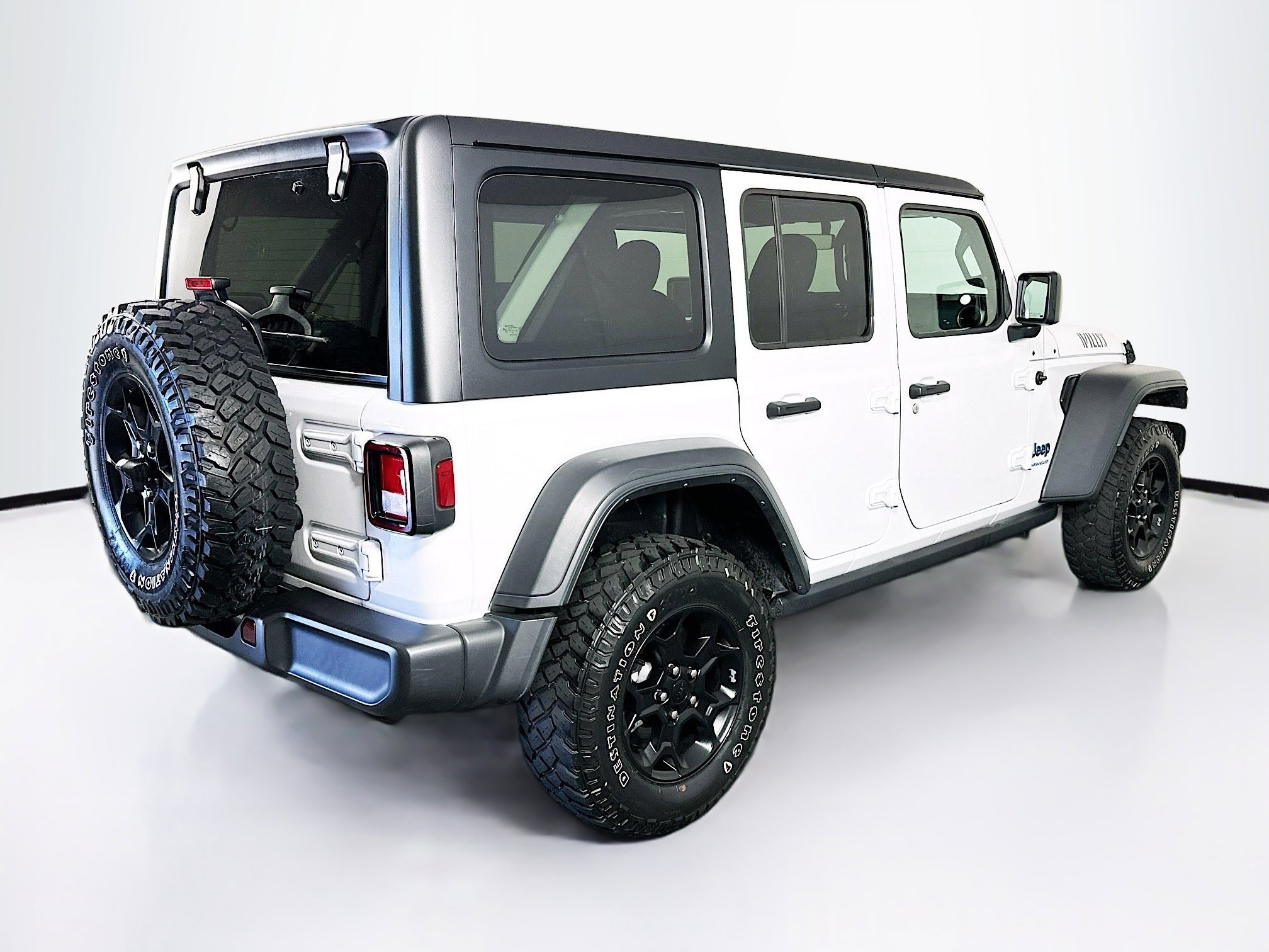 Used 2023 Jeep Wrangler Unlimited w/ Cold Weather Group AWD/4WD image 9