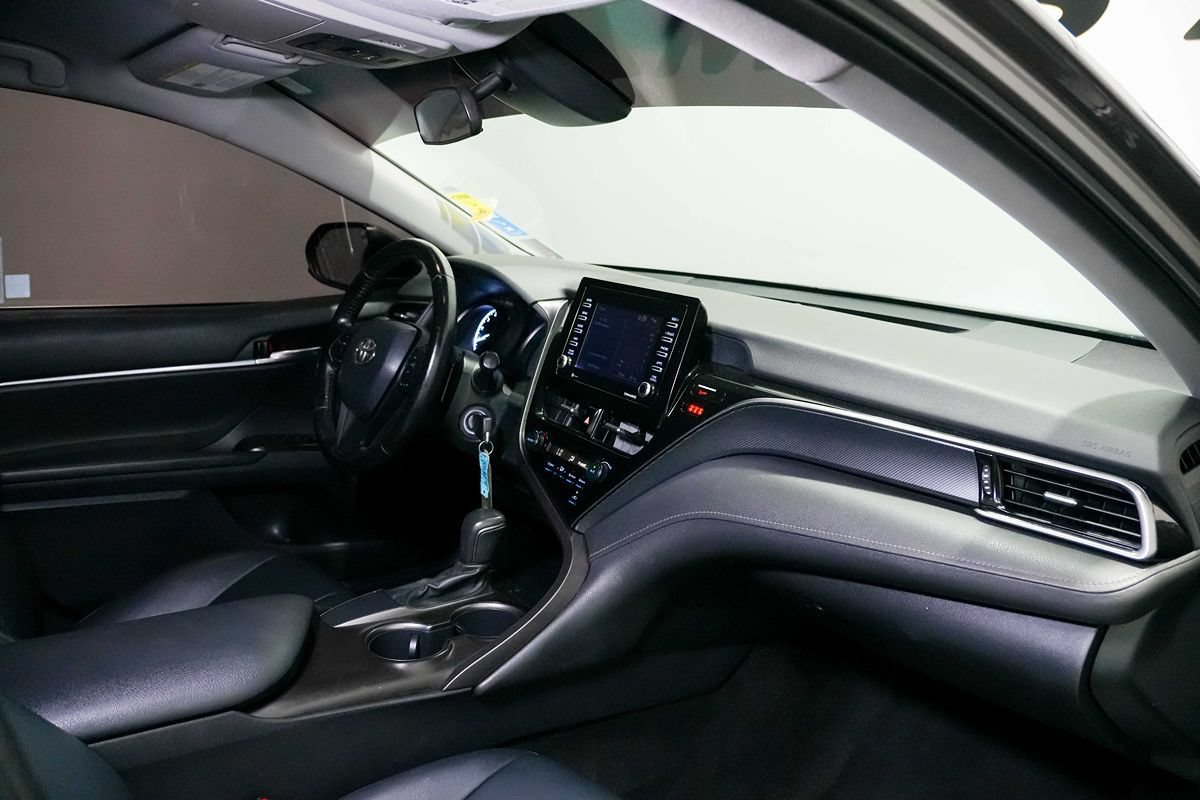 Used 2021 Toyota Camry SE FWD image 24