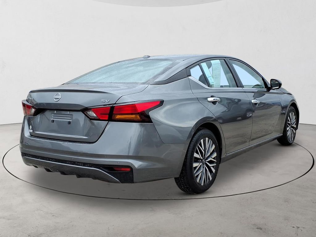 Used 2023 Nissan Altima 2.5 SV image 5